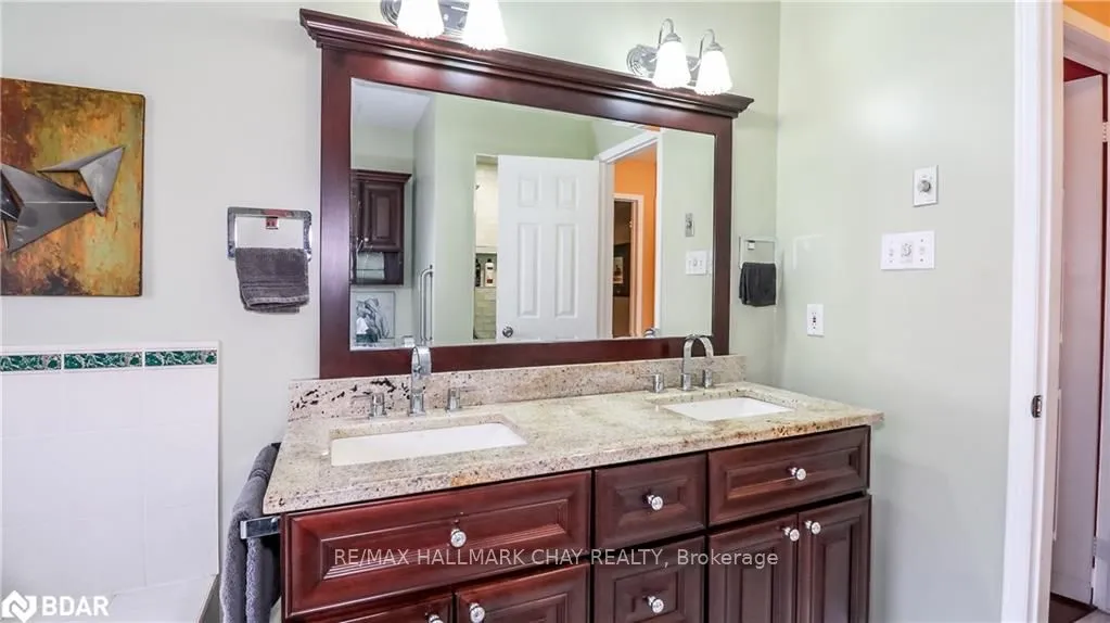 163 Livingstone Street, Barrie, ON L4N 7J7