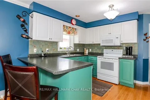 163 Livingstone Street, Barrie, ON L4N 7J7
