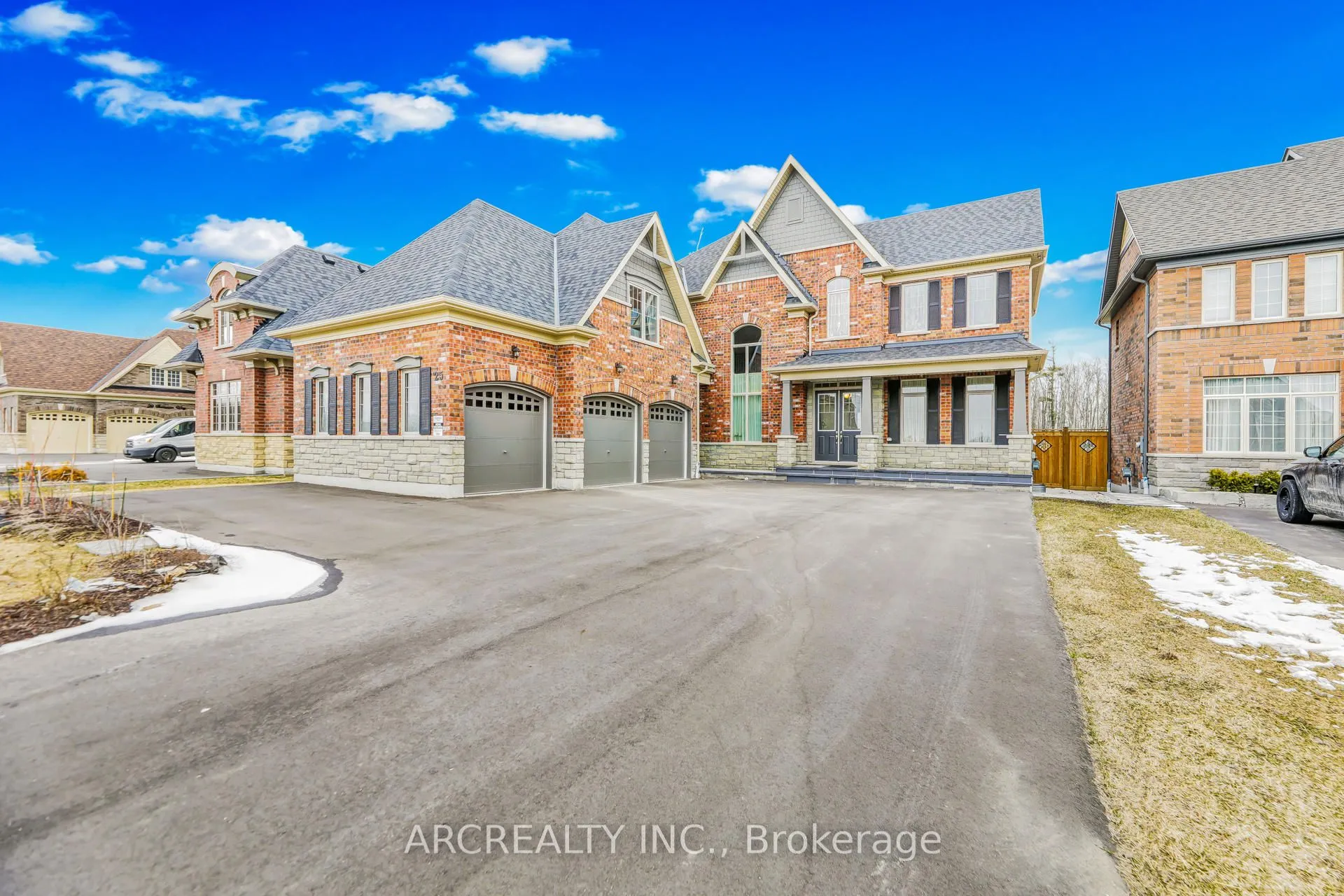 25 Thompson Way, Springwater, ON L9X 2A5