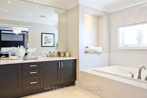 18 Moreau Way, Springwater, ON L9X 0S6