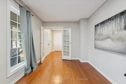 20 Mcfadden Drive, Springwater, ON L0L 1V0