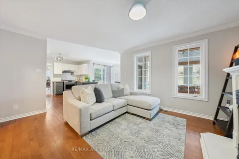 20 Mcfadden Drive, Springwater, ON L0L 1V0