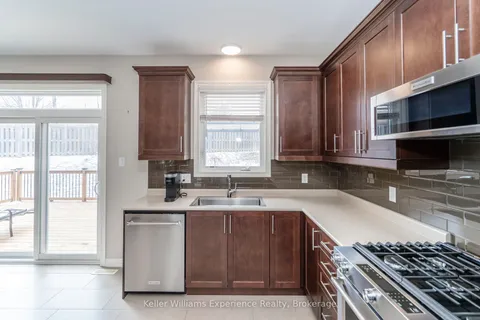 939 Stollar Place, Midland, ON L4R 0A6