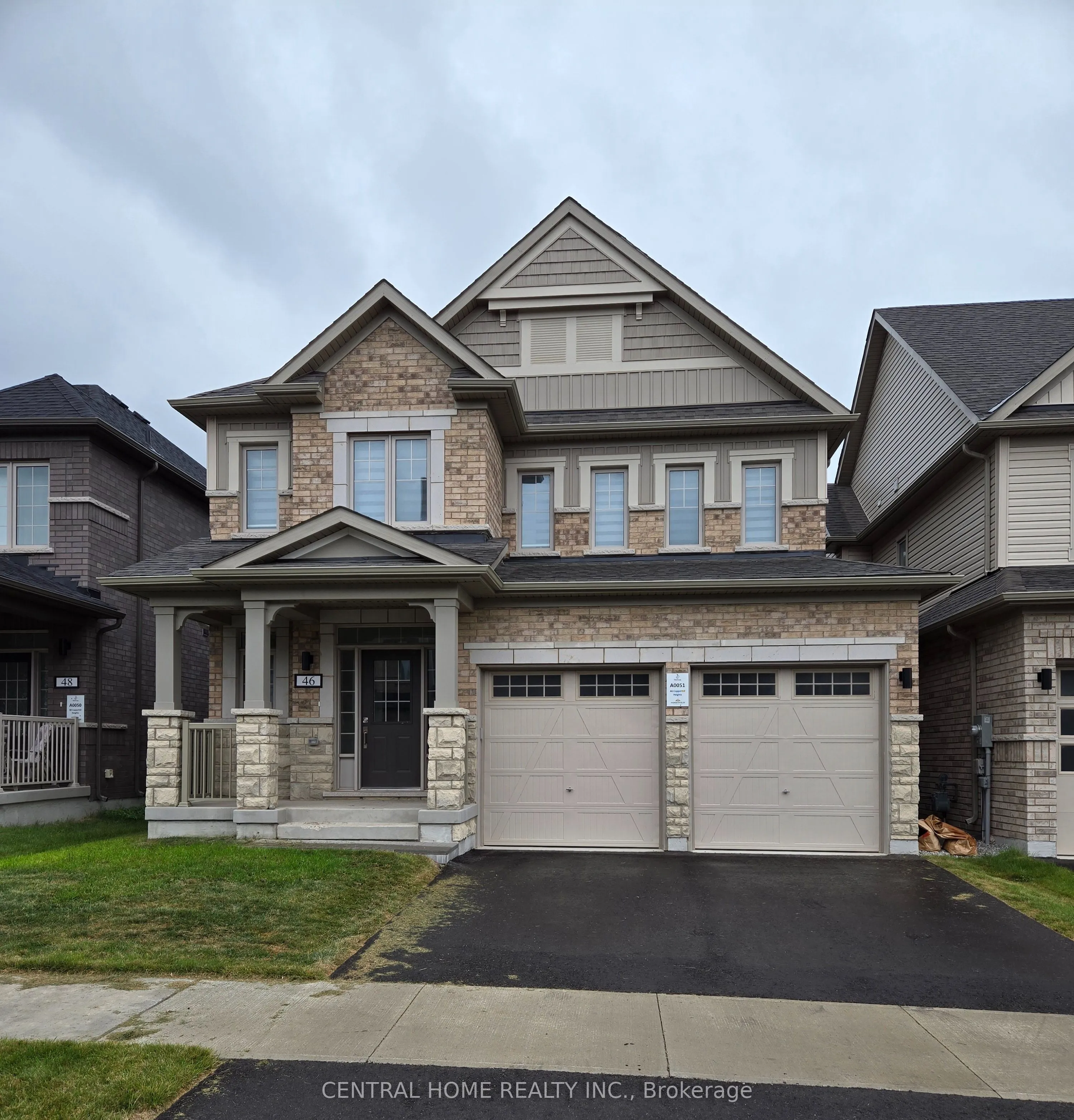 46 COPPERHILL Heights, Barrie, ON L9S 2Z4