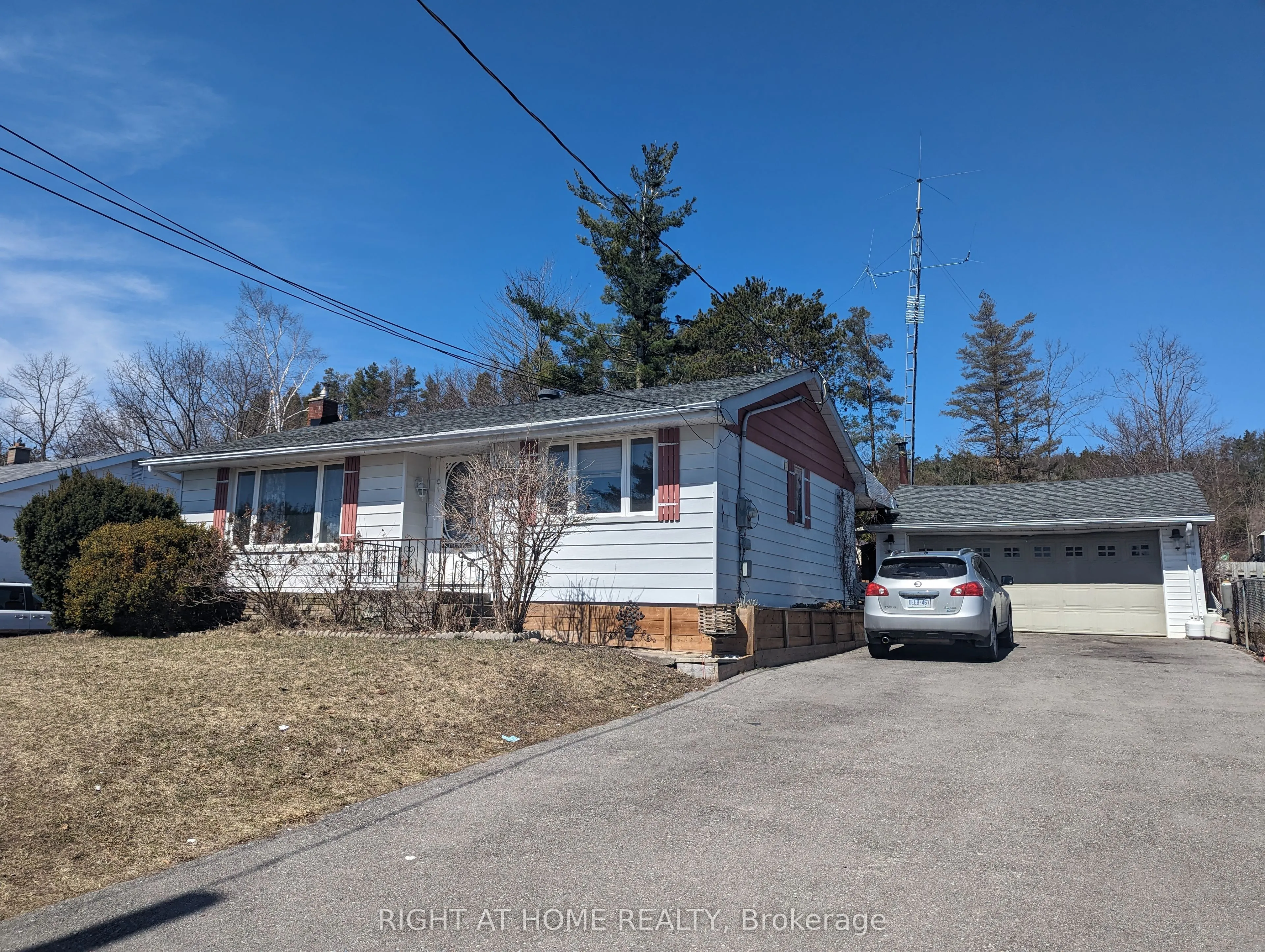 388 Edgehill Drive, Barrie, ON L4N 9X4