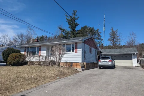 388 Edgehill Drive, Barrie, ON L4N 9X4