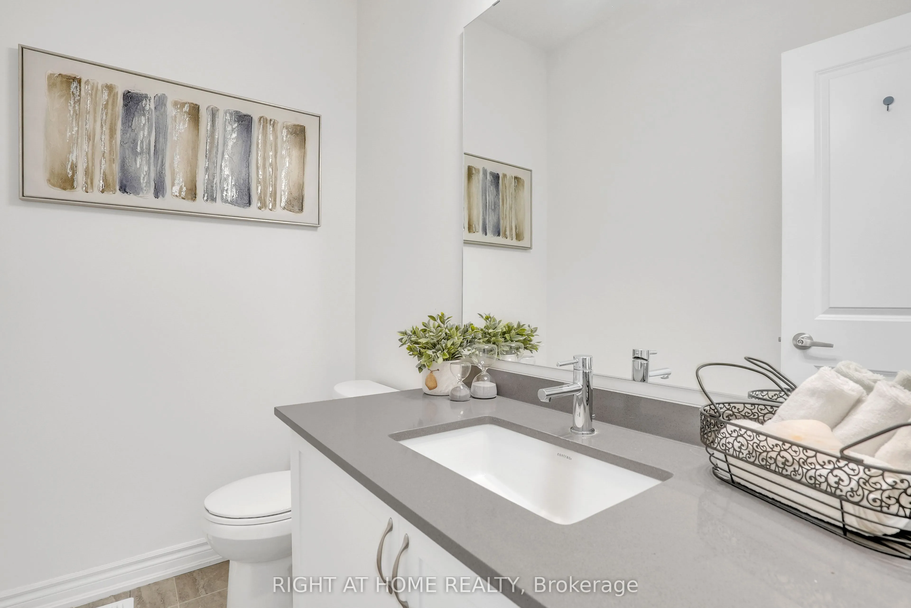 128 Durham Avenue, Barrie, ON L9J 0L8