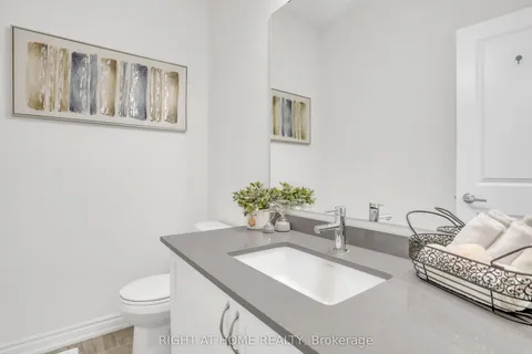 128 Durham Avenue, Barrie, ON L9J 0L8