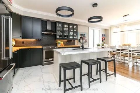 17 Gilpin Crescent, Collingwood, ON L9Y 0Z2