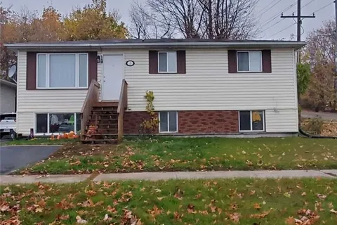 2 Christine Place, Orillia, ON L3V 7P1