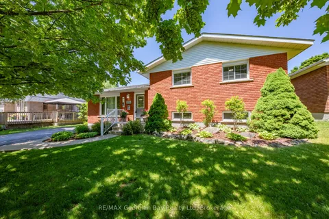 32 BONAVENTURE Place, Penetanguishene, ON L9M 1J3