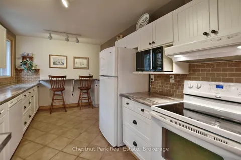 24 Ferguson Road, Collingwood, ON L9Y 3A1