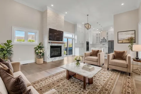 132 Fox Street, Penetanguishene, ON L9M 1E7