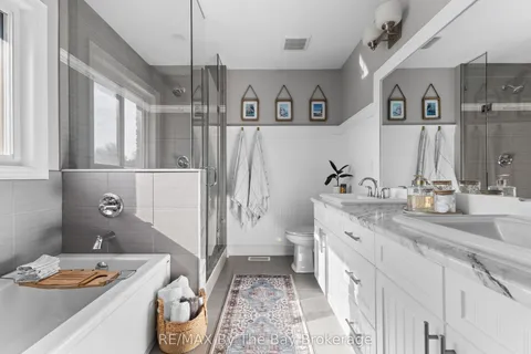 77 Lockerbie Crescent, Collingwood, ON L9Y 0Y8