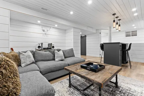 77 Lockerbie Crescent, Collingwood, ON L9Y 0Y8
