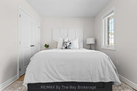 77 Lockerbie Crescent, Collingwood, ON L9Y 0Y8
