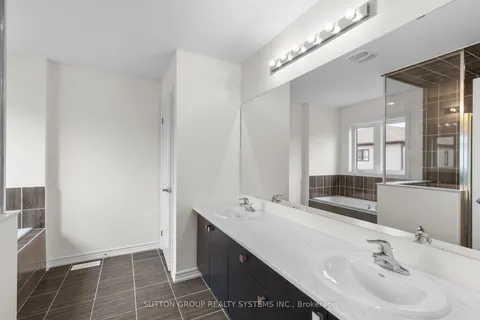 195 Terry Fox Drive, Barrie, ON L9J 0W6
