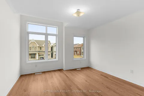 42 Rochester Drive, Barrie, ON L9S 2Z8