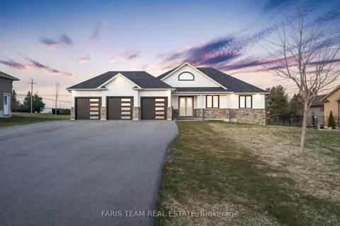 5 Breanna Boulevard, Oro-Medonte, ON L3V 6H2
