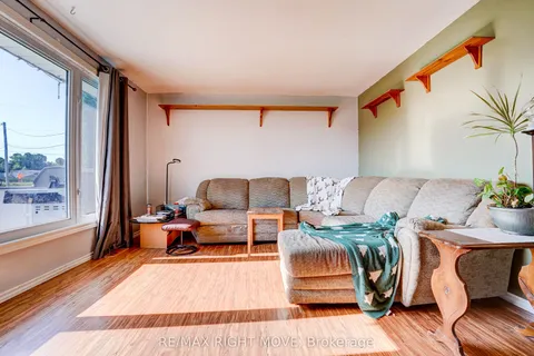 4142 Stewarts Lane, Severn, ON L3V 6K6