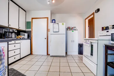 4142 Stewarts Lane, Severn, ON L3V 6K6