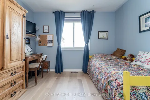 16 O'neill Circle, Springwater, ON L2L 2K0