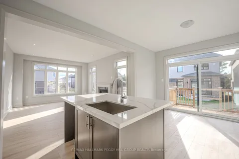 17 Amsterdam Drive, Barrie, ON L9J 0Z5