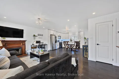 203 Robert Street, Penetanguishene, ON L9M 1P8