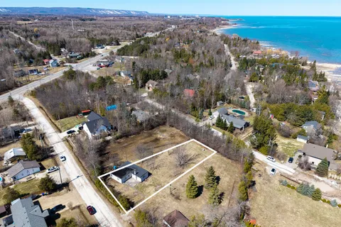31 Downer Street, Collingwood, ON L9Y 0X2