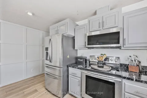 128 Spruce Street, Collingwood, ON L9Y 3G7