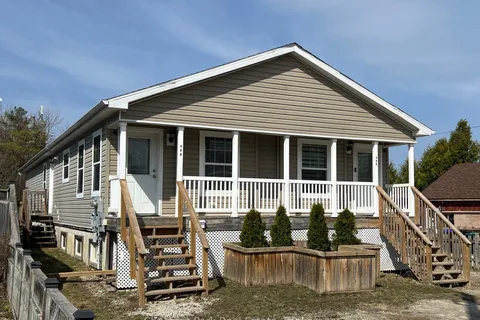 128 Spruce Street, Collingwood, ON L9Y 3G7