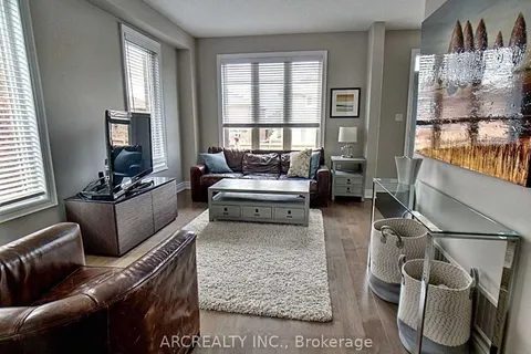 36 Booth Lane, Barrie, ON L4N 0S4