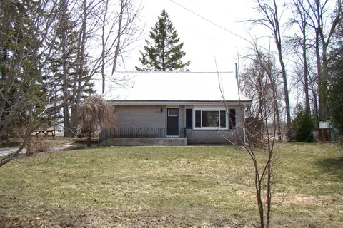 25 Ayling Reid Court, Wasaga Beach, ON L9Z 2G5