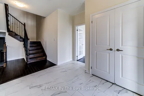 31 Nicort Road, Wasaga Beach, ON L9Z 0N8