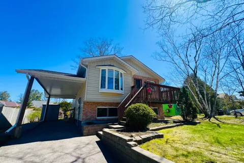 381 Zoo Park Road, Wasaga Beach, ON L9Z 1S7