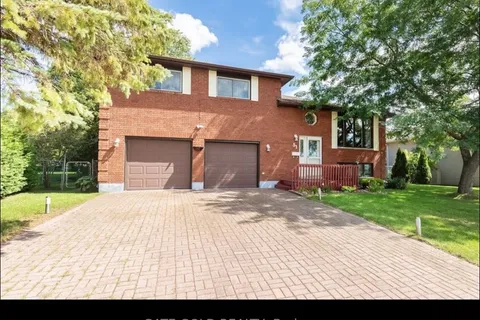 51 Beck Boulevard, Penetanguishene, ON L9M 1E2