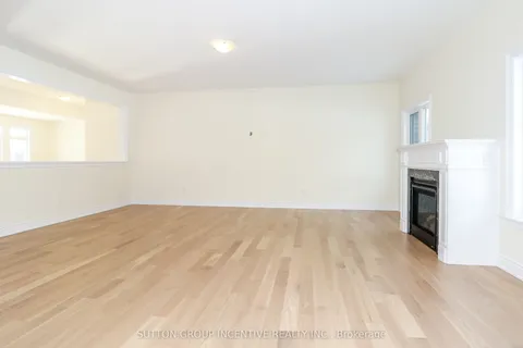 28 Cottonwood Street, Springwater, ON L9X 2E5