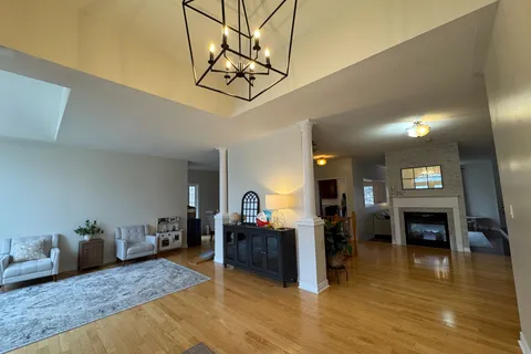 2 Camelot Square, Barrie, ON L4M 0C2