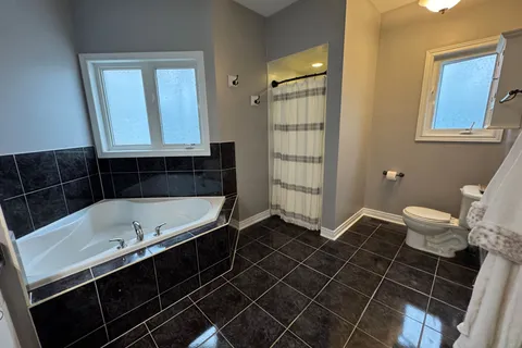 2 Camelot Square, Barrie, ON L4M 0C2