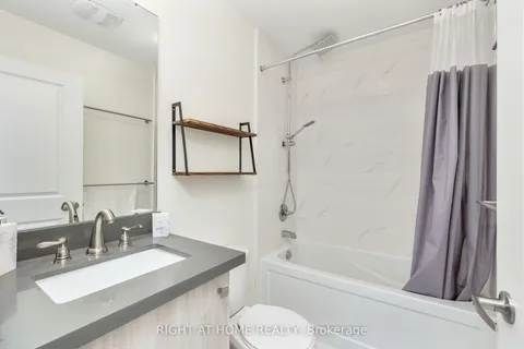 52 Lahey Crescent, Penetanguishene, ON L9M 0W1
