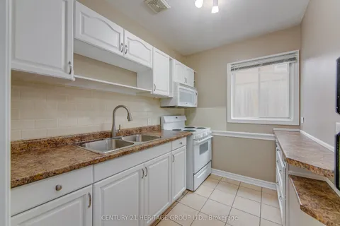 119 Berczy Street, Barrie, ON L4M 3R3