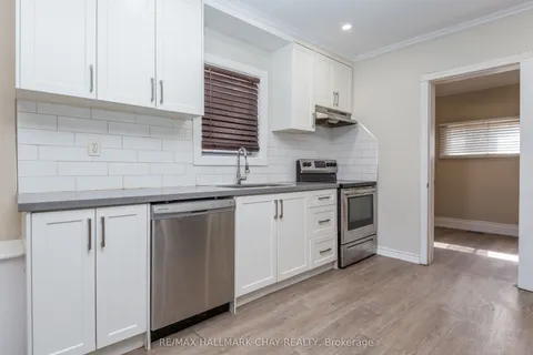 23 Elgin Street, Orillia, ON L3V 1R8