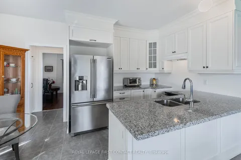 9 Beverly Street, Springwater, ON L0L 1P0