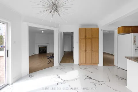 9 Hodgson Drive, Barrie, ON L4N 7Y2