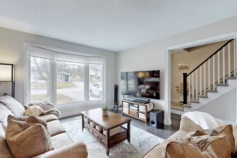 42 Janice Drive, Barrie, ON L4N 5N4