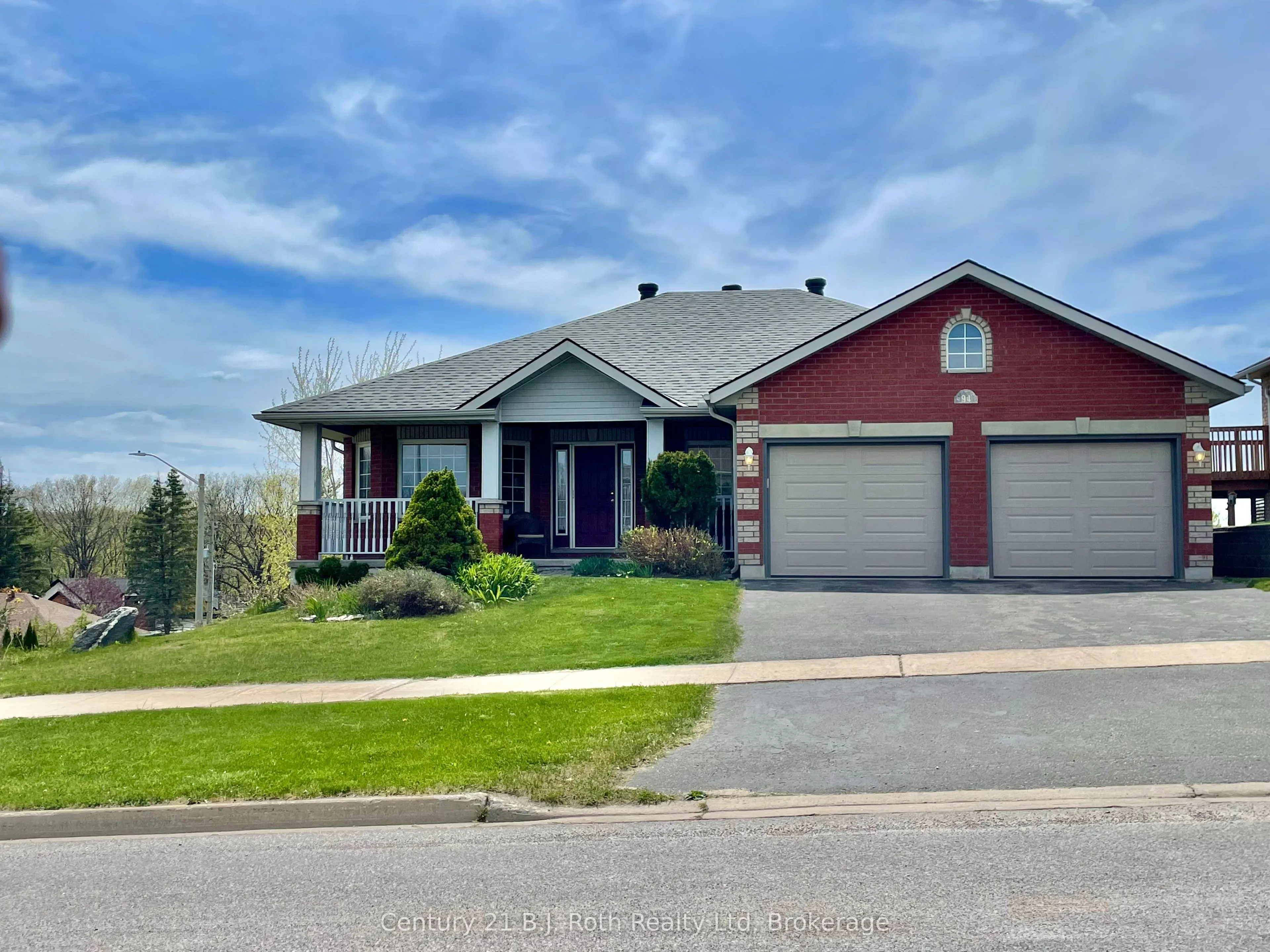 94 Maria Street, Penetanguishene, ON L9M 2H8