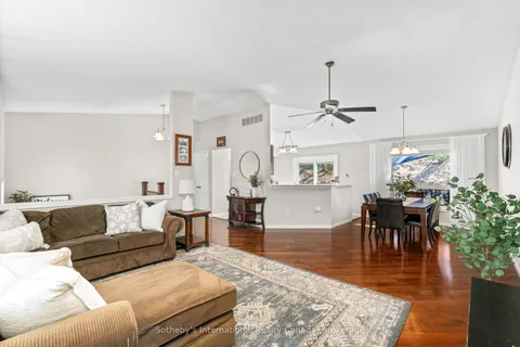 17 Sugarbush Road, Oro-Medonte, ON L0K 1E0
