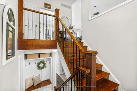 17 Sugarbush Road, Oro-Medonte, ON L0K 1E0
