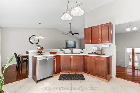 17 Sugarbush Road, Oro-Medonte, ON L0K 1E0