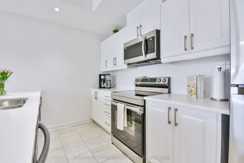 31 Spry Lane, Barrie, ON L9J 0N6